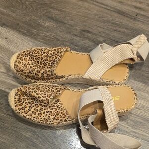 Soda Leopard Print Espadrille Sandals Size 9
